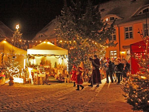 Weihnachtsmarkt im Klosterhof Bergen auf Rügen