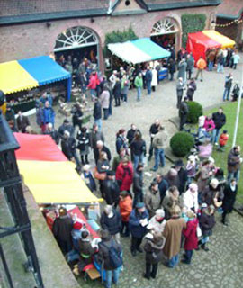 Weihnachtsmarkt auf Schloss Emmerichshofen