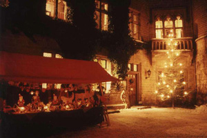 Weihnachten 2005 - Romantischer Weihnachtsmarkt in der Burg Hohenzollern