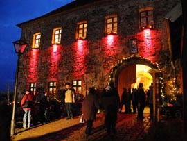 Weihnachtsmarkt auf Schloss Burgtreswitz