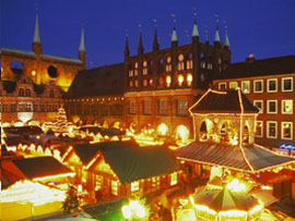 Lübecker Weihnachtsmarkt am Rathaus