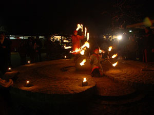 Adventsmarkt mit mittelalterlichem Budenzauber