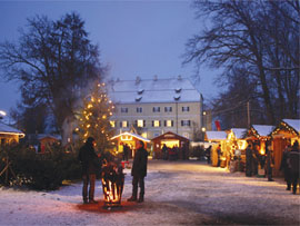 Weihnachtsmarkt auf Schloss Unterweikertshofen
