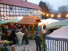 Weihnachtsmarkt mit Gottesdienst in Altenburschla