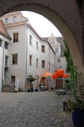 REFORMAkTION Schwarz & Weiß